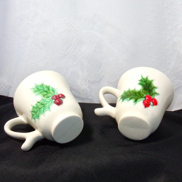 1960's Christmas Coffee Tea Cup Mug Holly Berries, Vintage Hand Painted . - Picture 15 of 15